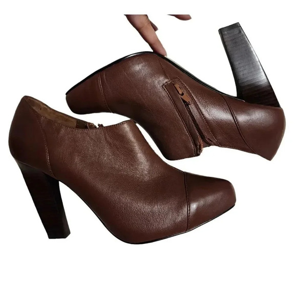 New Colin Stuart Women's Brown Leather Side Zip Ankle Block Heel Booties Size 8B - Picture 2 of 11
